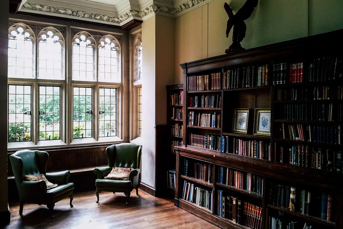 Book Review: The Essex Serpent by Sarah Perry - Gothic Storytelling in Victorian England