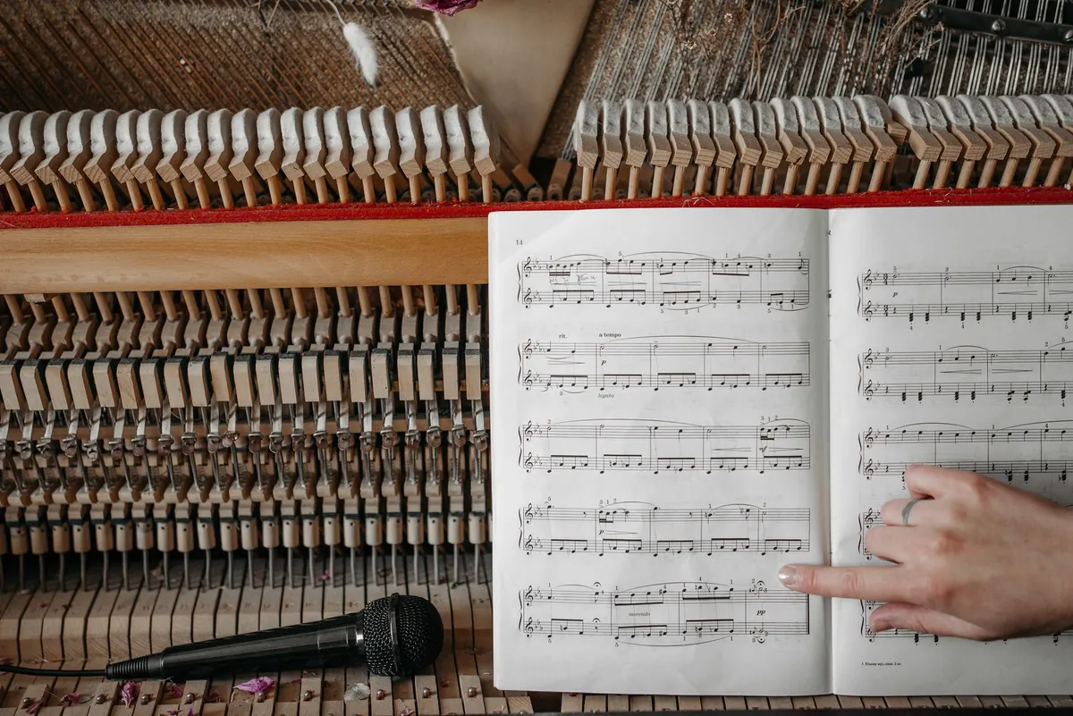 From Page to Stage: Comparing Storytelling in Print and Spoken Word